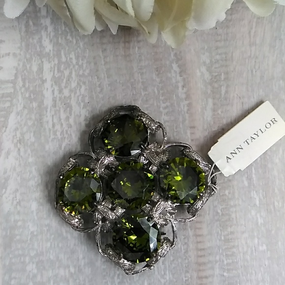 Ann Taylor Brooch Pin - Picture 1 of 4
